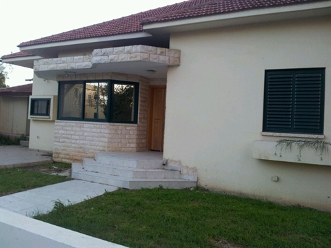 House For Sale In The Sharon | Home for sale Be'erotayim-2